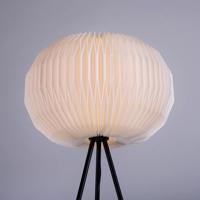 Stojacia lampa Papel s bielym tienidlom